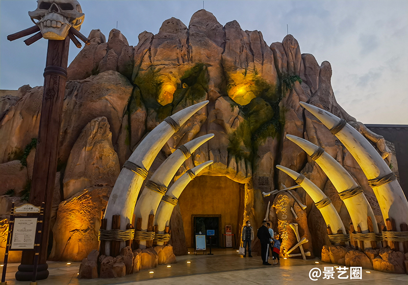 大型塑石假山门头艺术景观水泥雕塑第2张