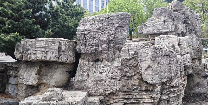 水泥仿龟纹石做的假山实拍案例第3张